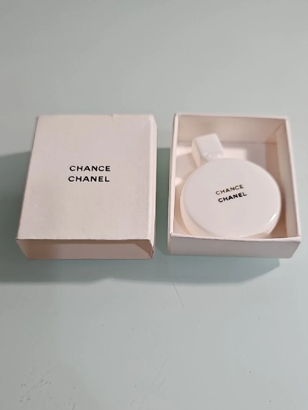 CHANEL Chance Ceramic Fragrance Diffuser Compact in Soft White